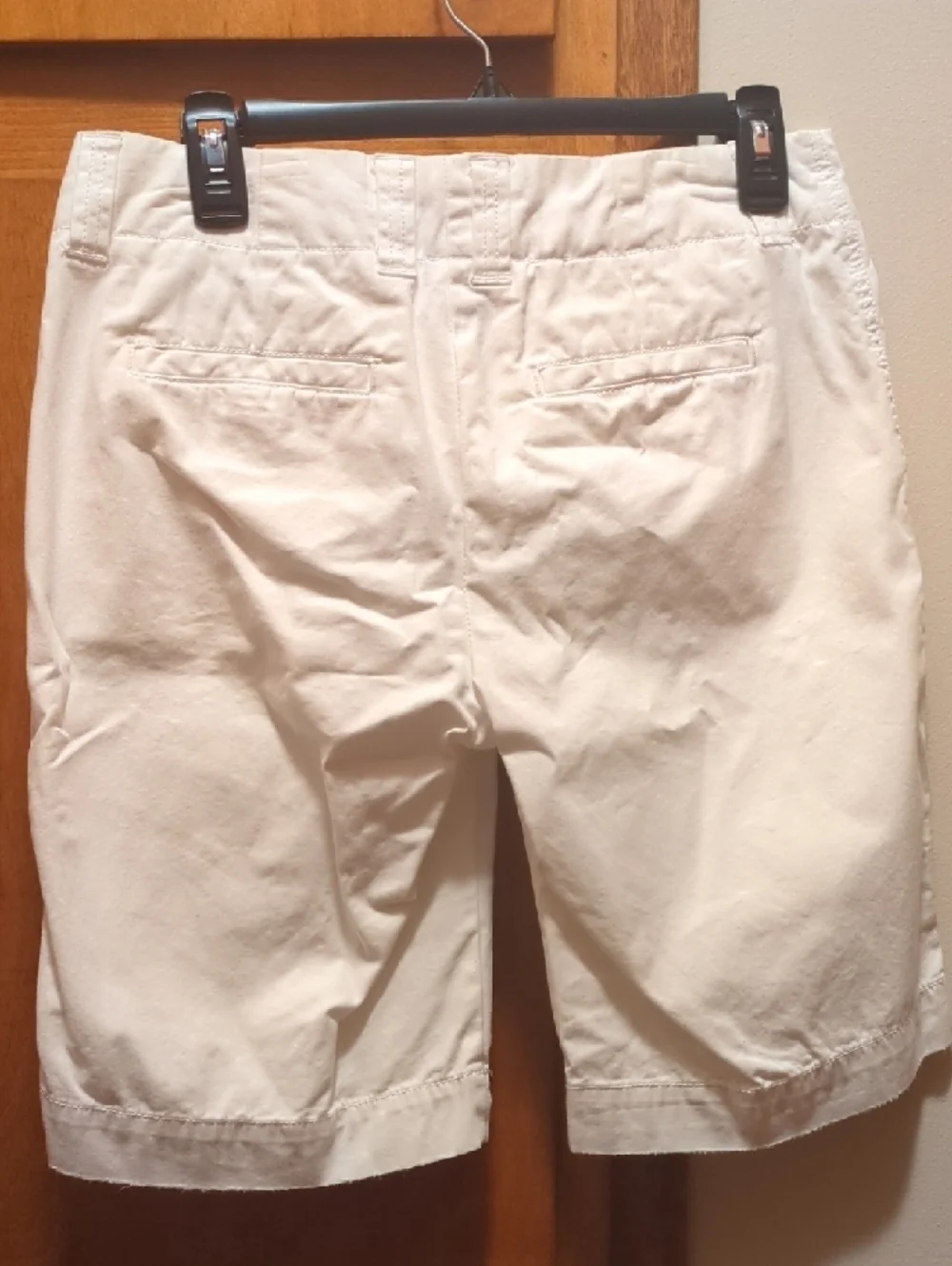 GAP Women's White Bermuda Shorts - Picture 5 of 8